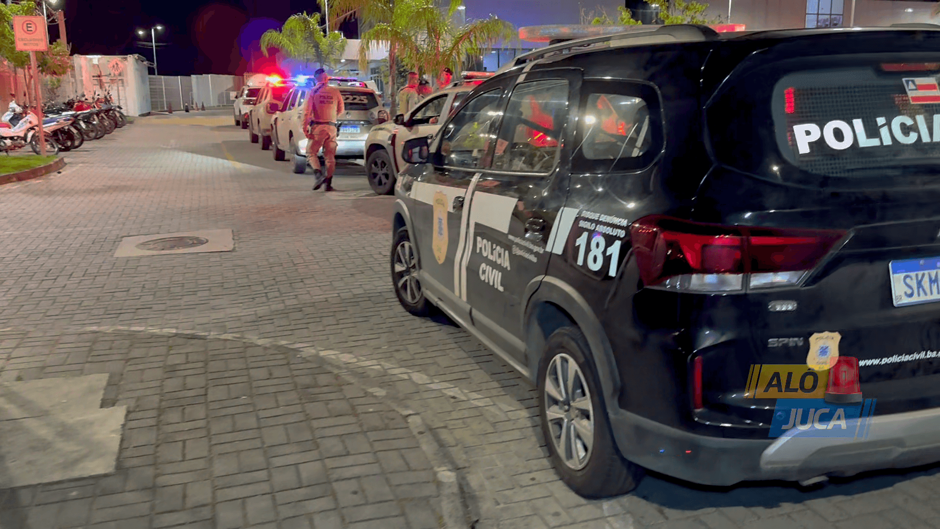 Imagem de SAMU DO CRIME: homem baleado é levado por criminosos armados ao Hospital Municipal de Salvador