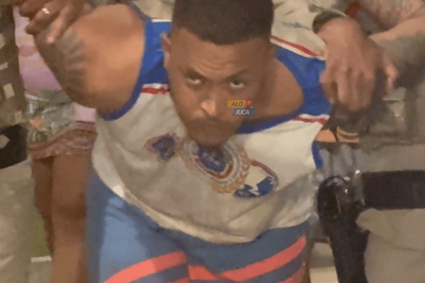 Imagem de MANDADO EM ABERTO: líder do tráfico de drogas de Jaguaripe é preso pela Rondesp Central na Estrada Velha do Aeroporto