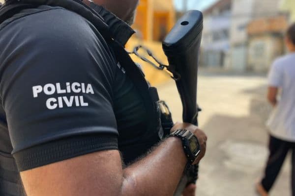 Imagem de FIM DA FUGA: jovem ligado a homicídios e tráfico é detido no centro de Vitória da Conquista