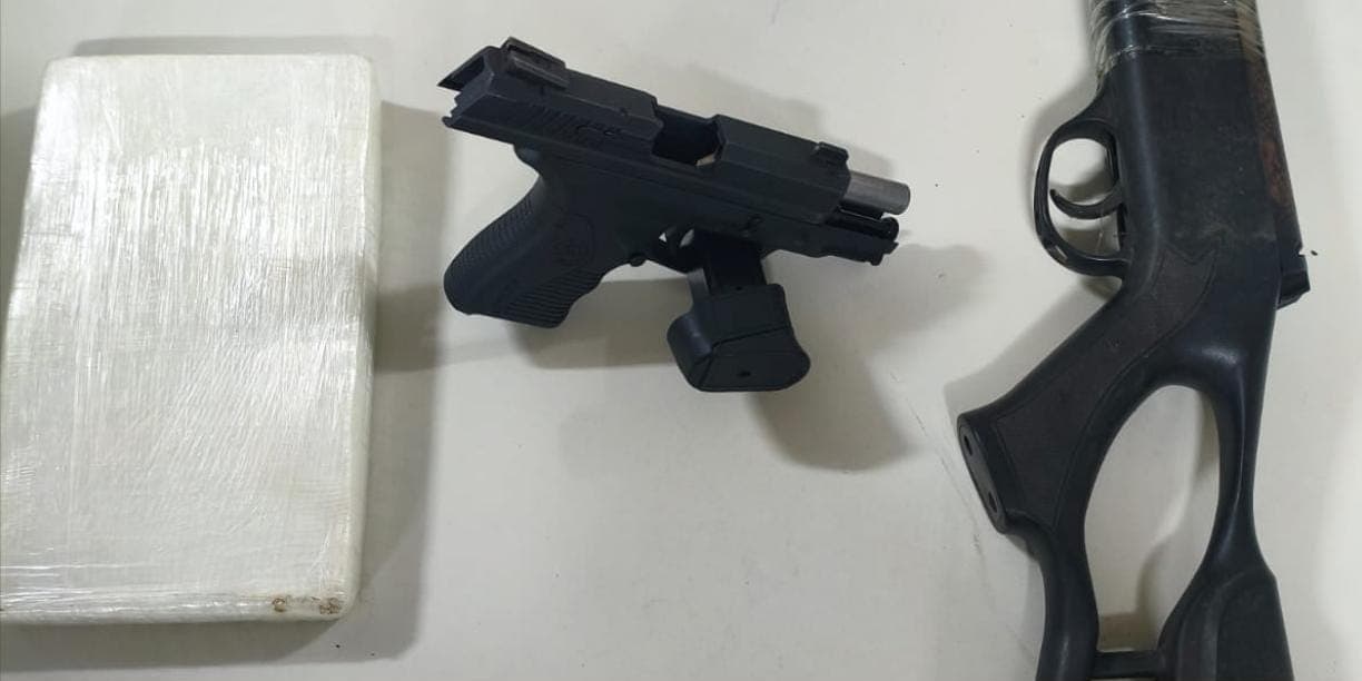 Imagem de Homem é preso em flagrante com arma e drogas durante operação da 36ª CIPM em Dias D’Ávila